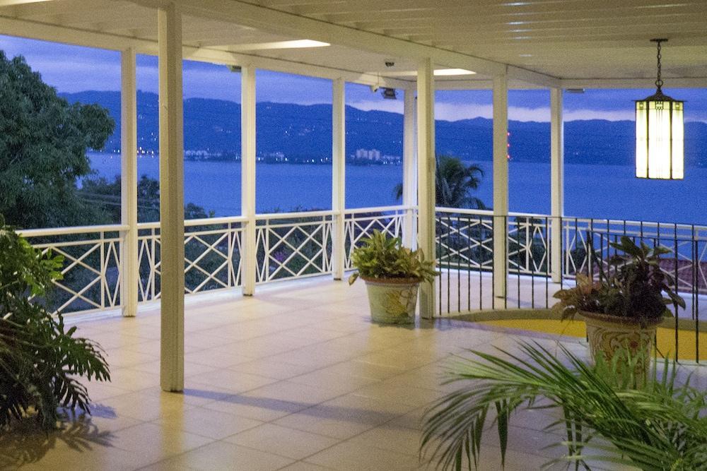Polkerris Bed & Breakfast Montego Bay Exteriör bild